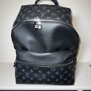 Louis Vuitton discovery backpack